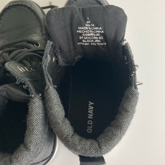 Old Navy Kids Moccasin Boots - Picture 5 of 5